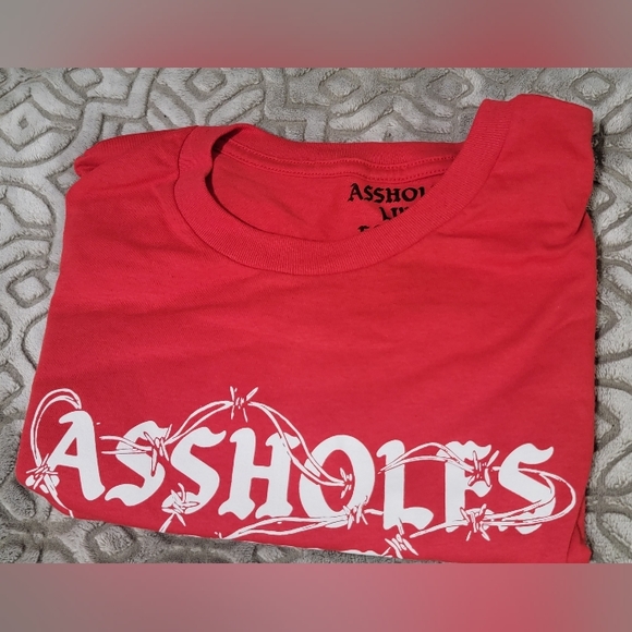 New Assholes Live Forever - Red T-shirt XL men’s short sleeve t-shirt - Picture 2 of 3